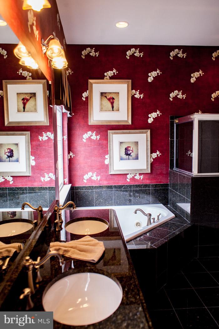 SYMPHONY VILLAGE AT CENTREVILLE - Residential