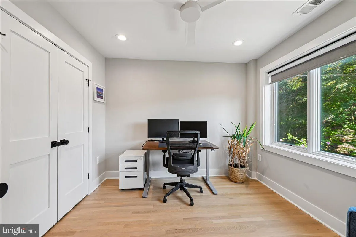 Additional image 52 of 655 E Street SE, Washington, DC 20003