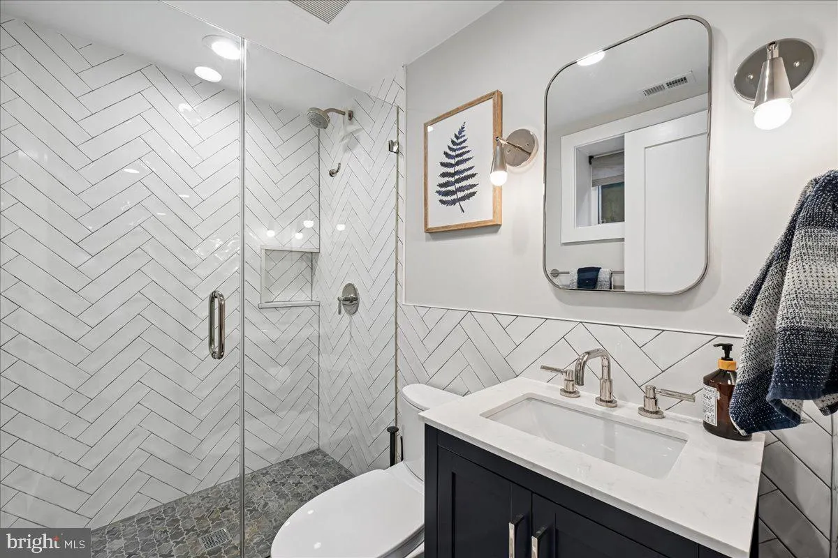 Additional image 60 of 655 E Street SE, Washington, DC 20003