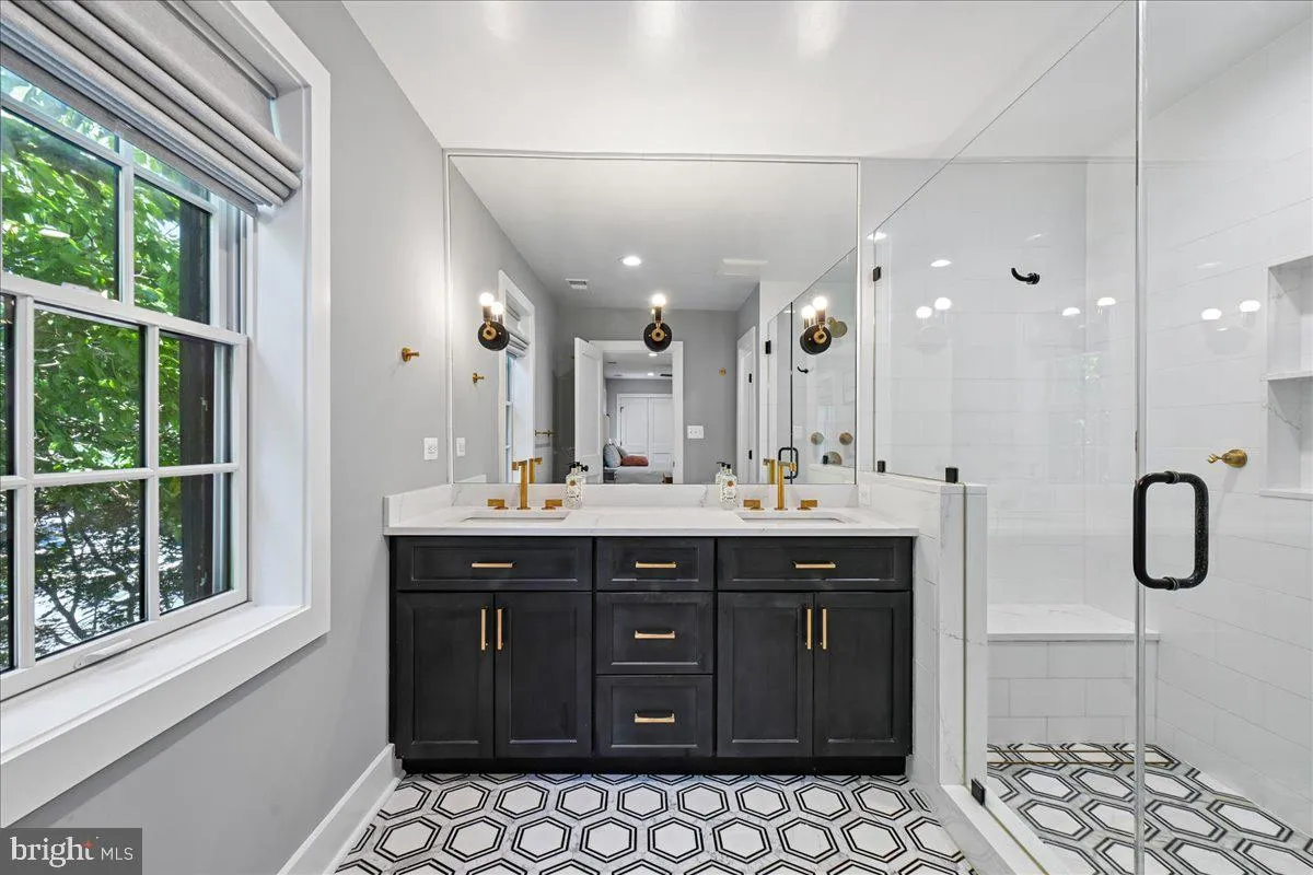 Additional image 48 of 655 E Street SE, Washington, DC 20003