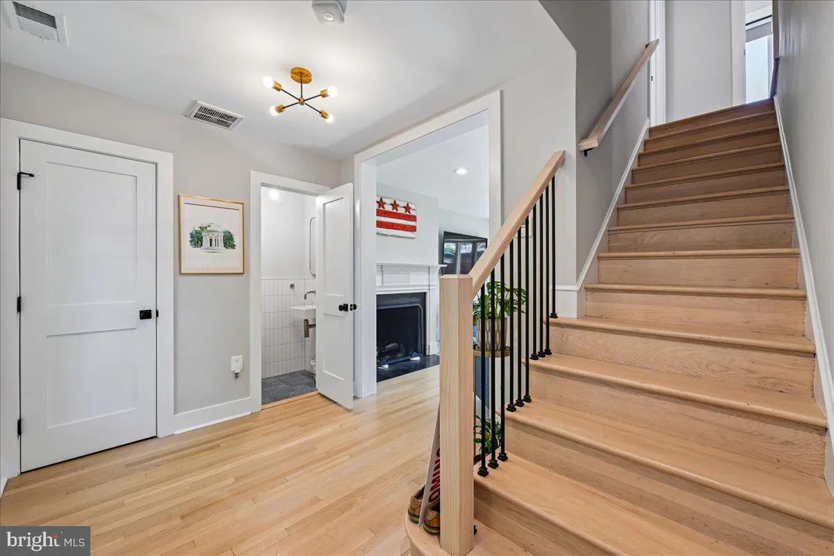 Additional image 44 of 655 E Street SE, Washington, DC 20003