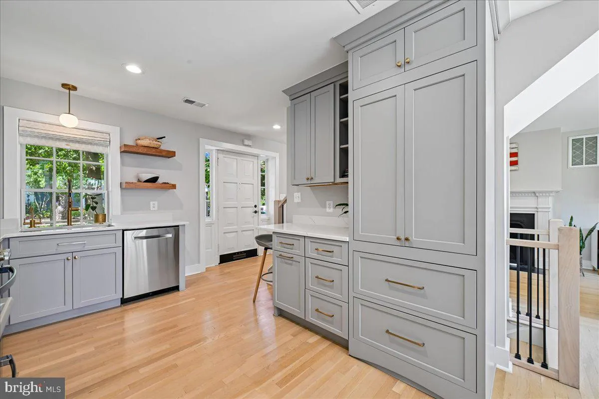 Additional image 35 of 655 E Street SE, Washington, DC 20003