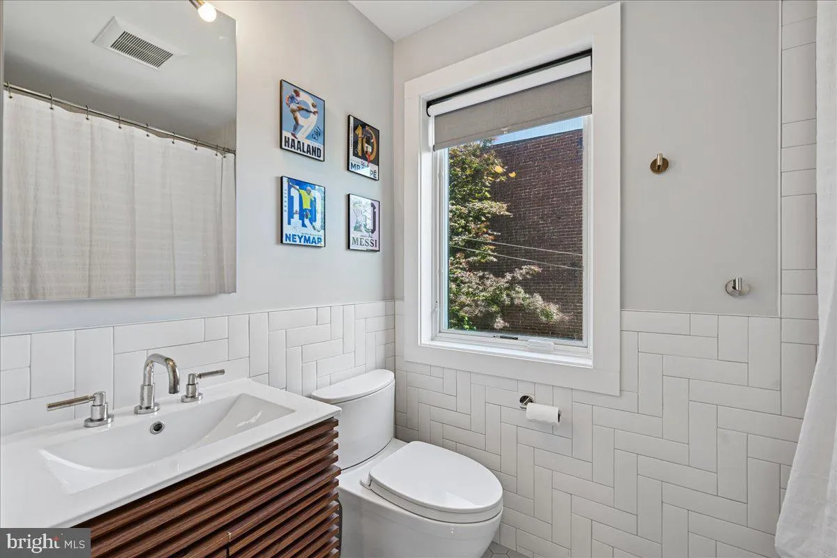Additional image 54 of 655 E Street SE, Washington, DC 20003