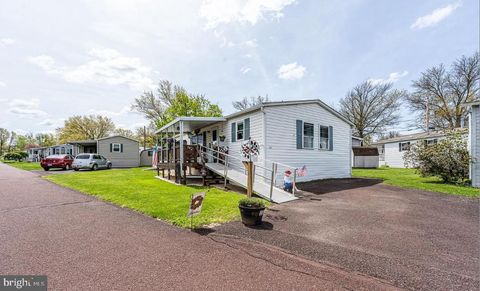 118 TULIP DRIVE HATFIELD PA 19440