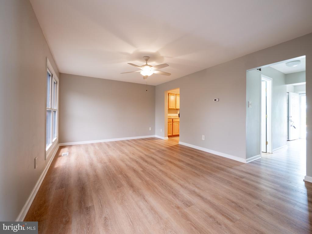 CROFTON MEADOWS - Residential