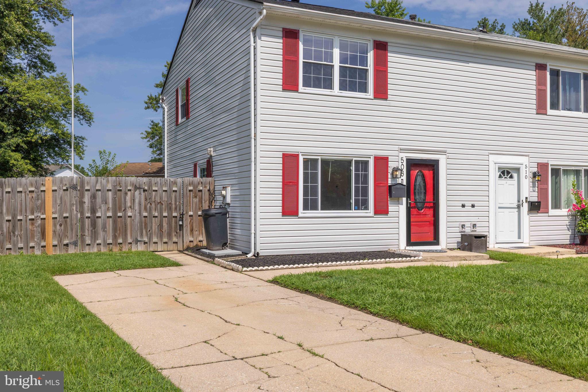 SCHOLAR WOODS - Residential