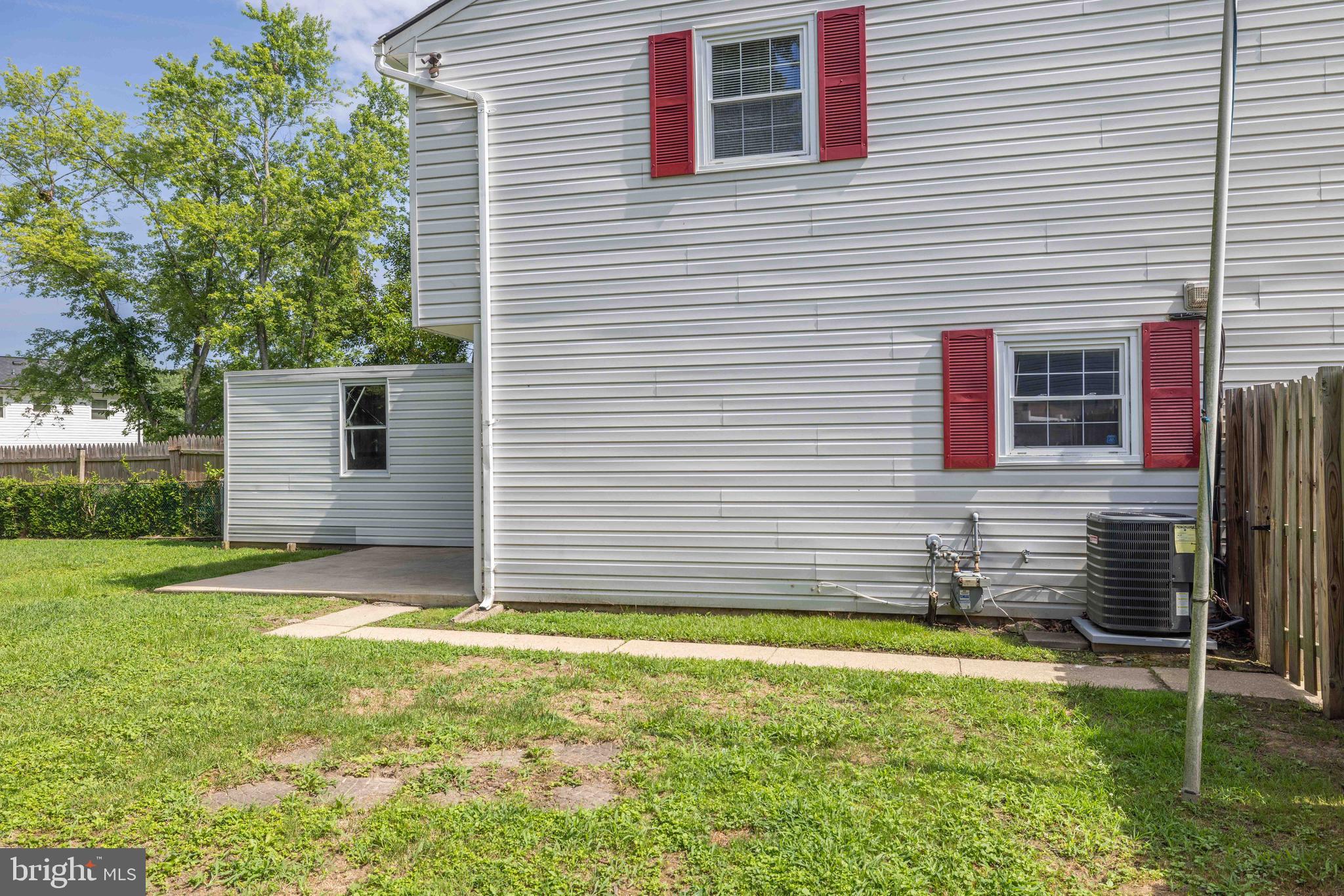 SCHOLAR WOODS - Residential