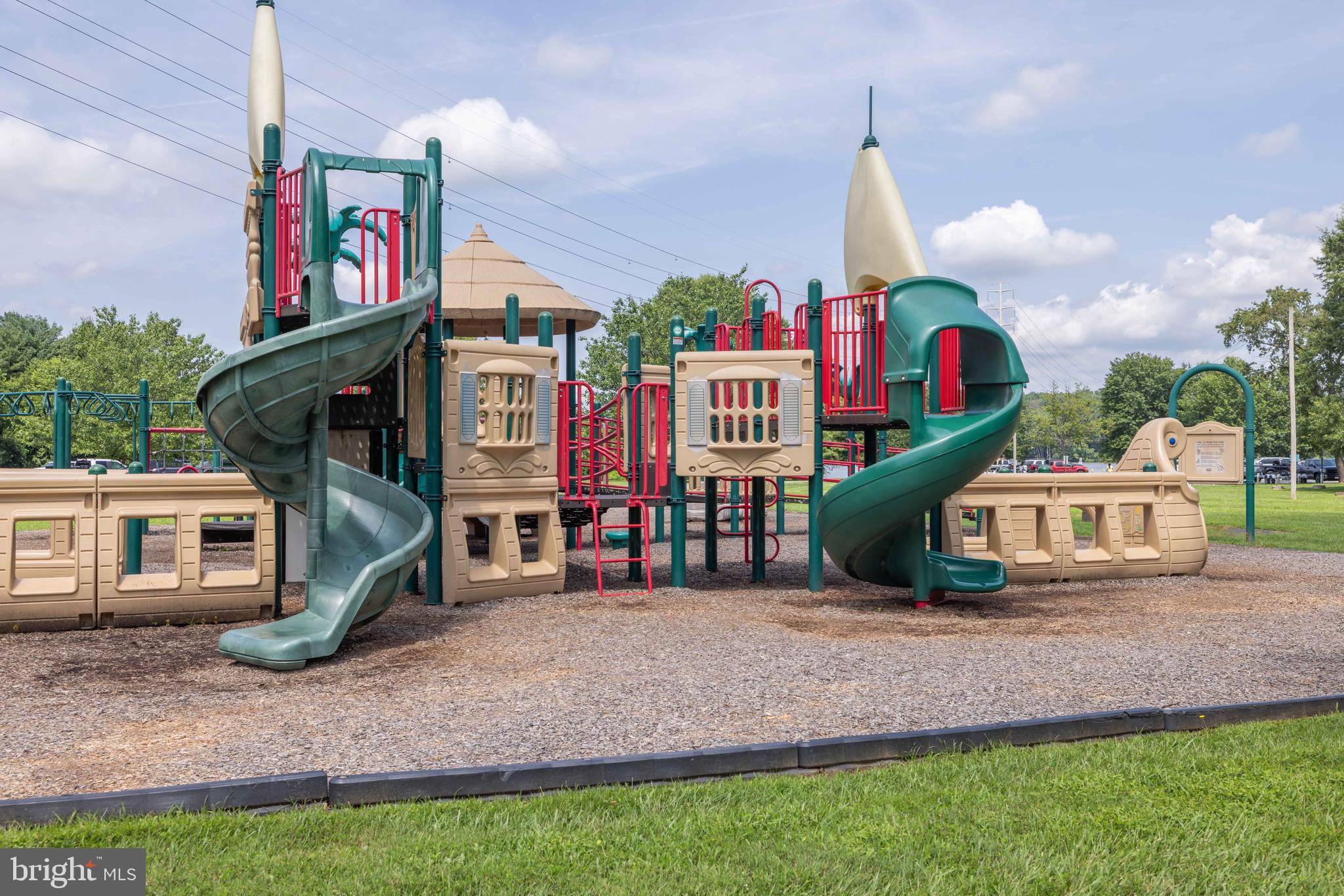 SCHOLAR WOODS - Residential