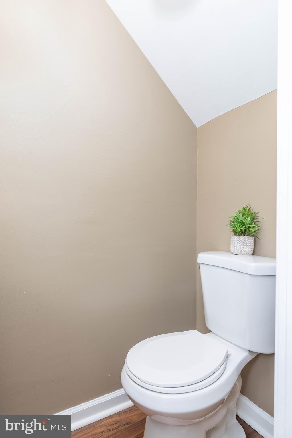 SCHOLAR WOODS - Residential