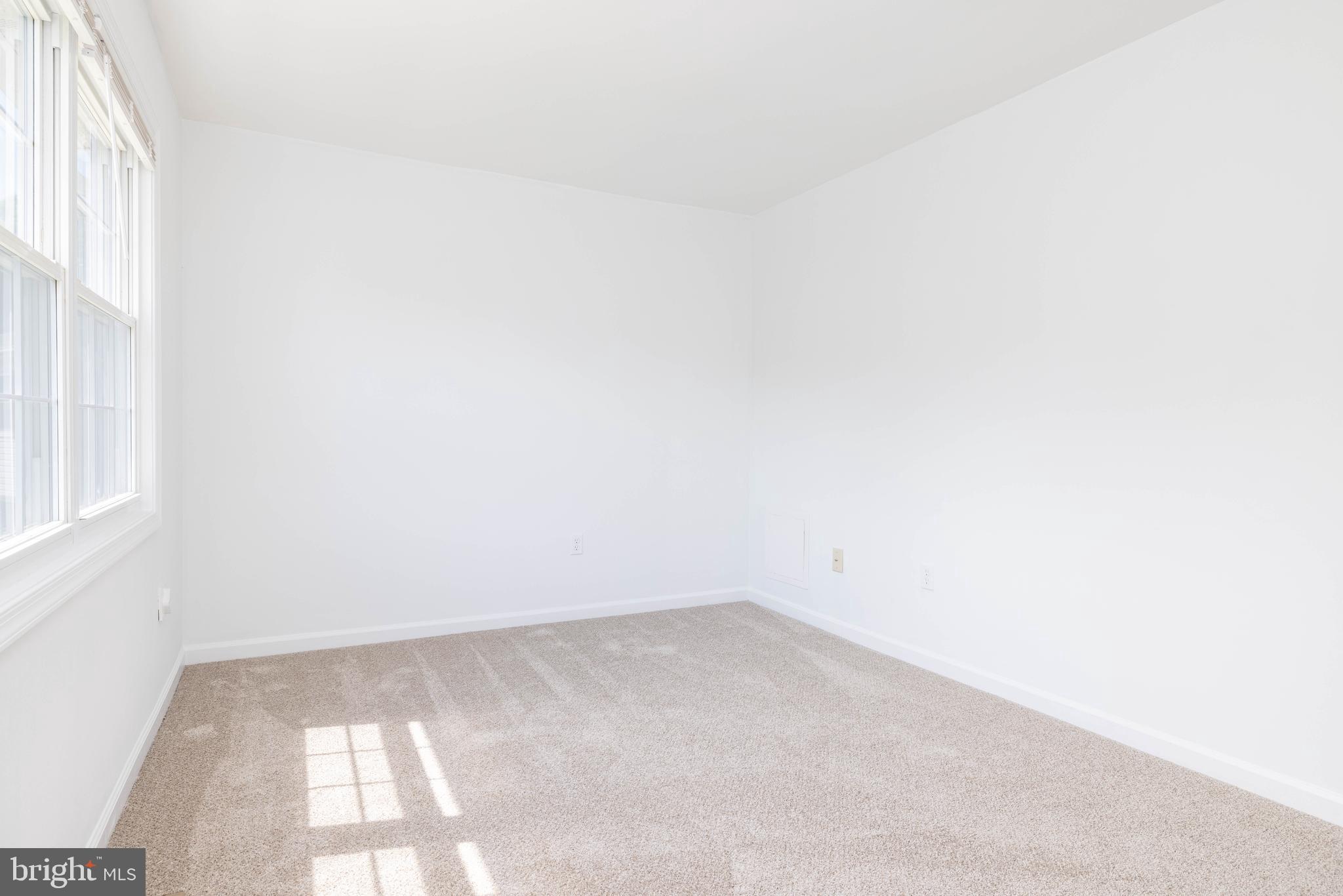 SCHOLAR WOODS - Residential