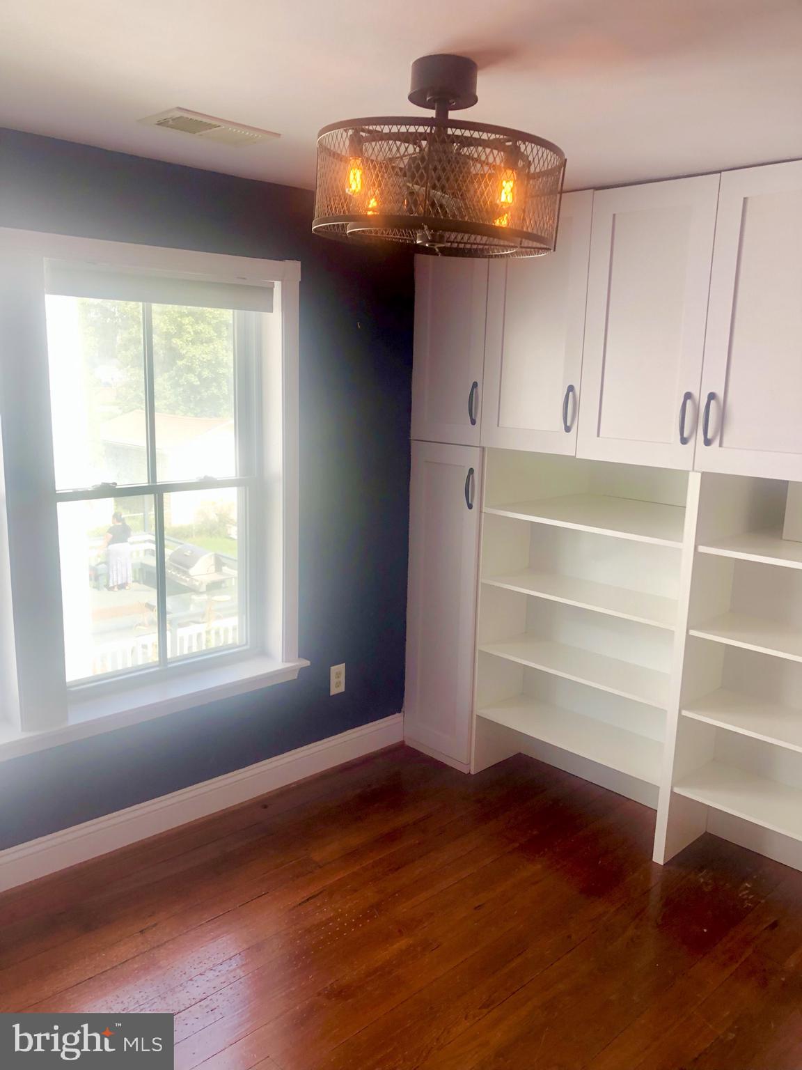 LAUREL - Residential Lease