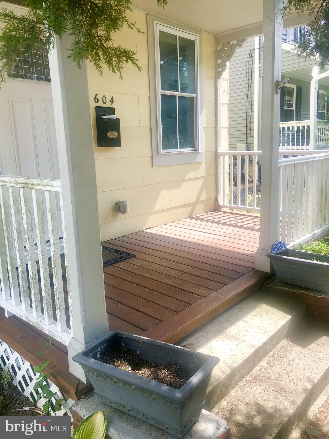 LAUREL - Residential Lease