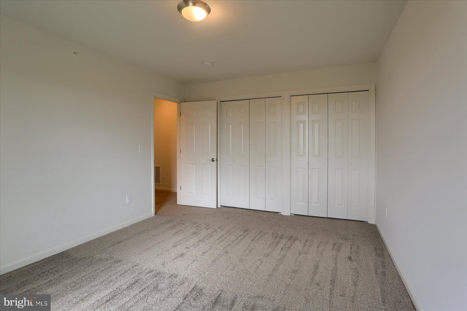 MACINTOSH CROSSING - Residential