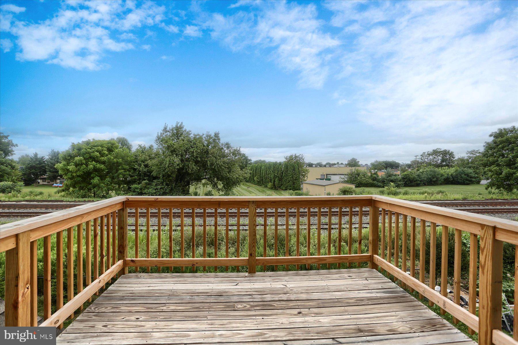 MACINTOSH CROSSING - Residential