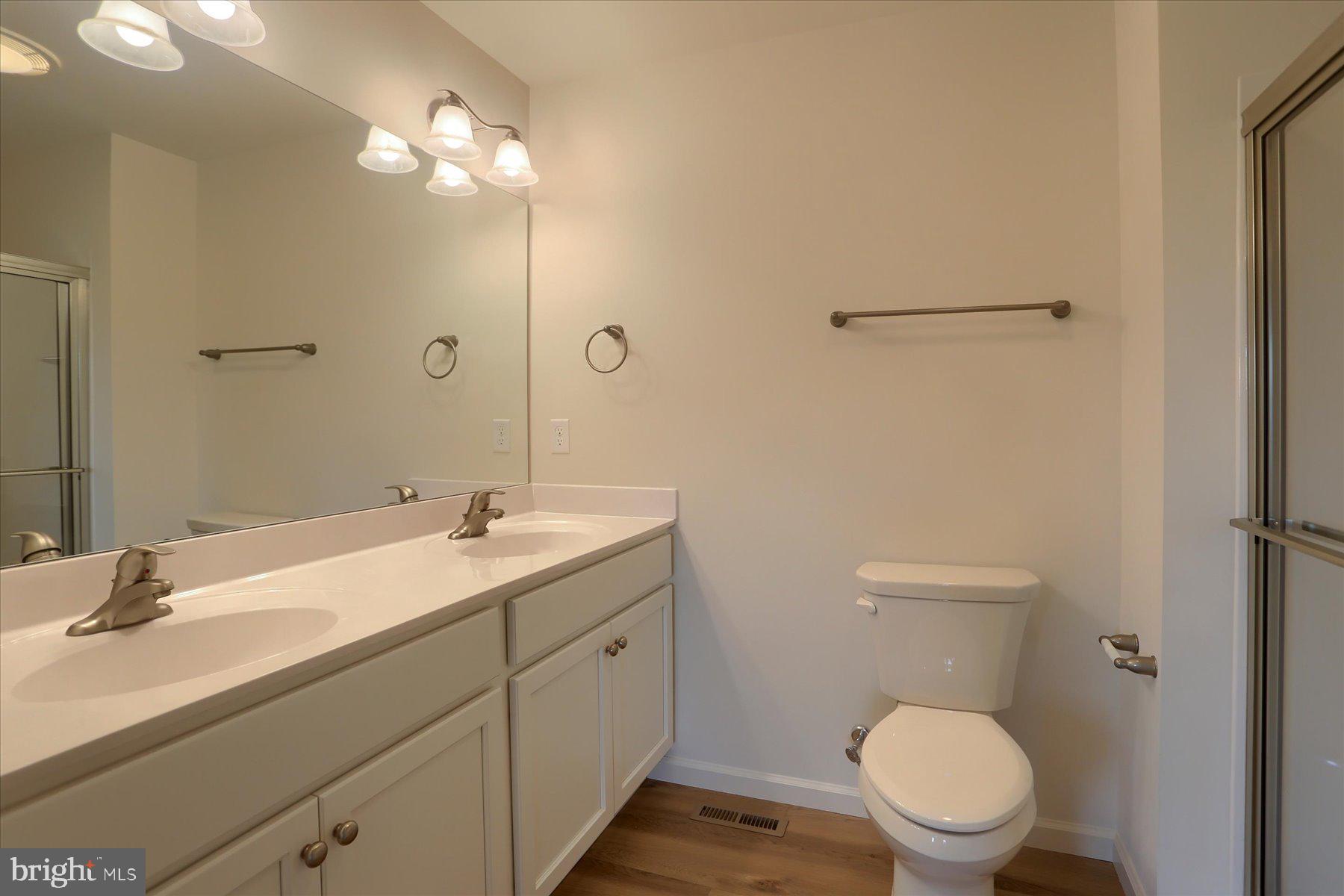 MACINTOSH CROSSING - Residential