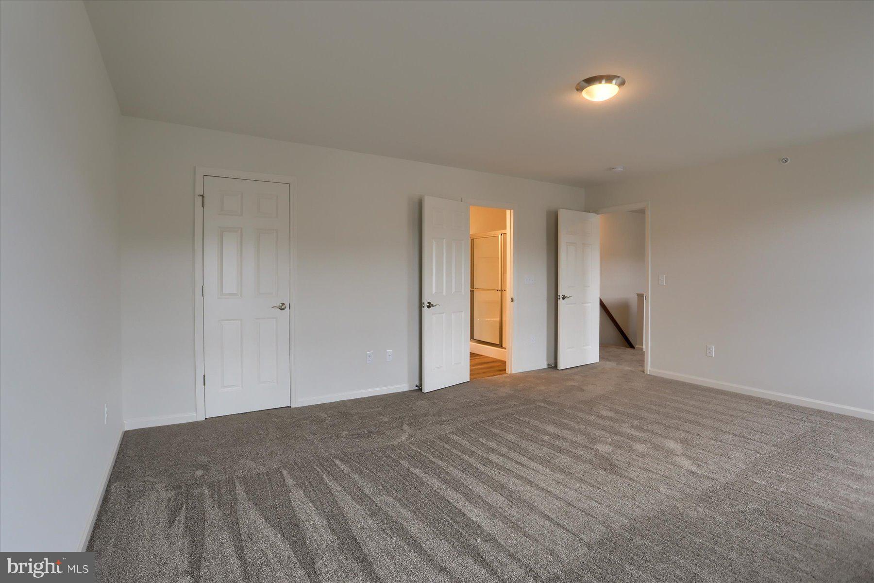 MACINTOSH CROSSING - Residential