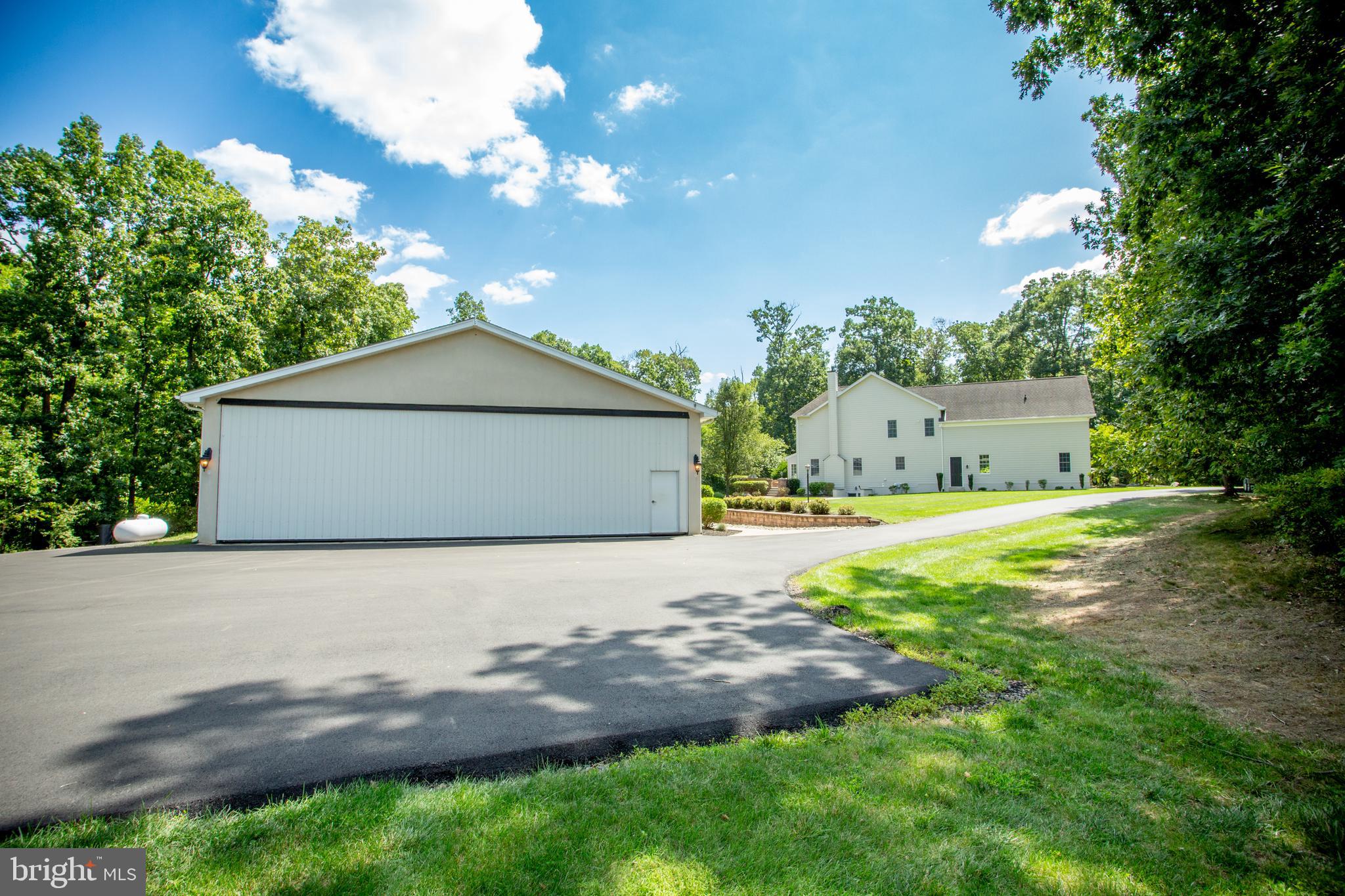 AVALLON AT MOYERS - Residential