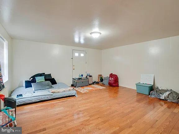 HOLLINS MARKET - Residential Lease