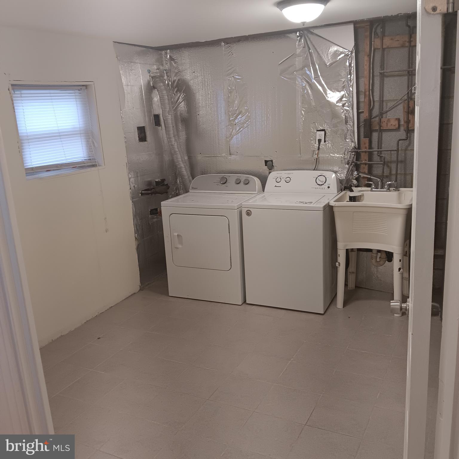 BELLE AMI CONDO-PHASE 3> - Residential Lease