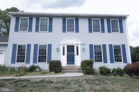 Photo of 1431 Kingstream Drive, HERNDON, VA 20170 (MLS # VAFX2313158)