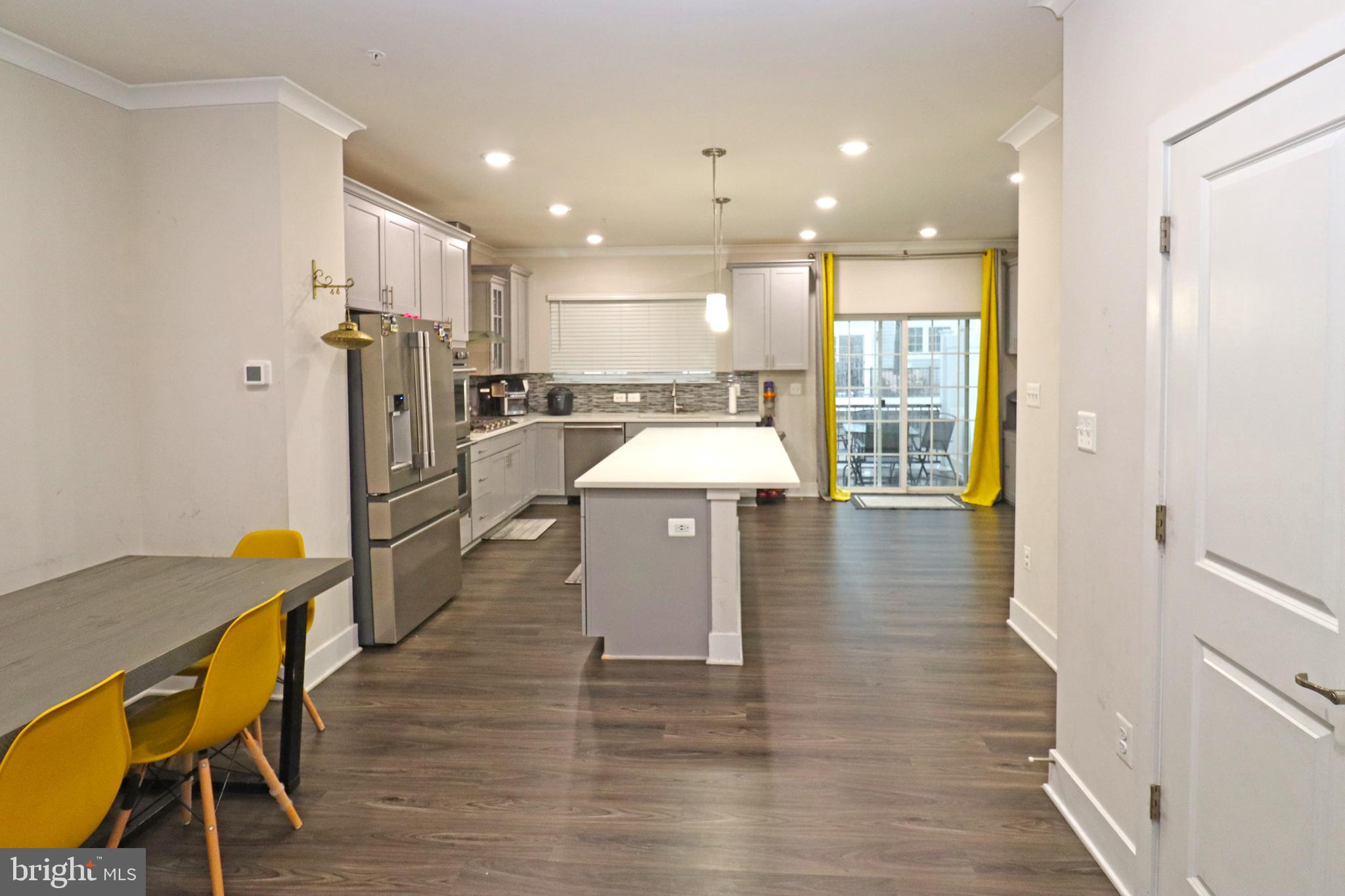 BLUE STREAM - Residential Lease