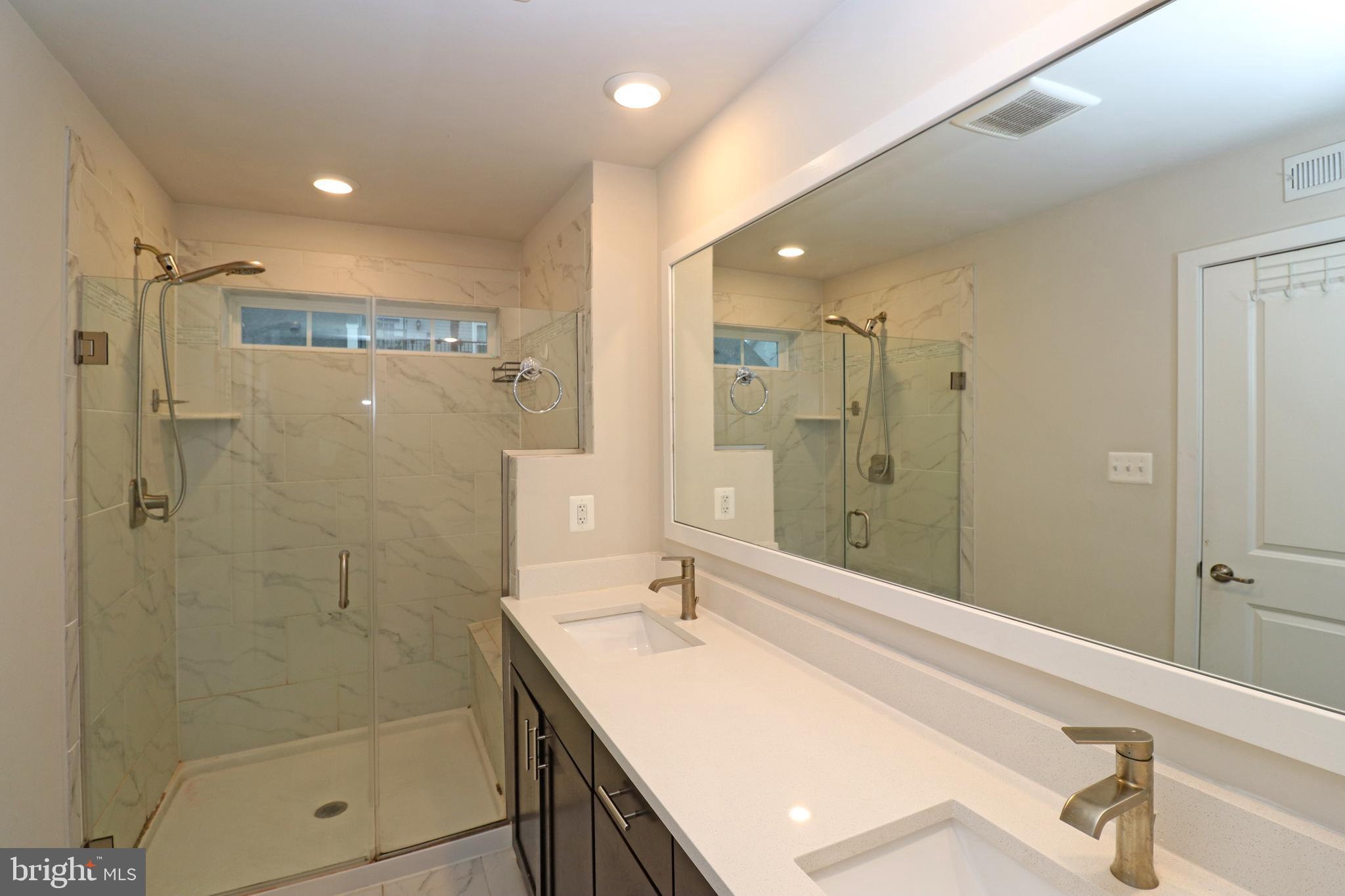 BLUE STREAM - Residential Lease