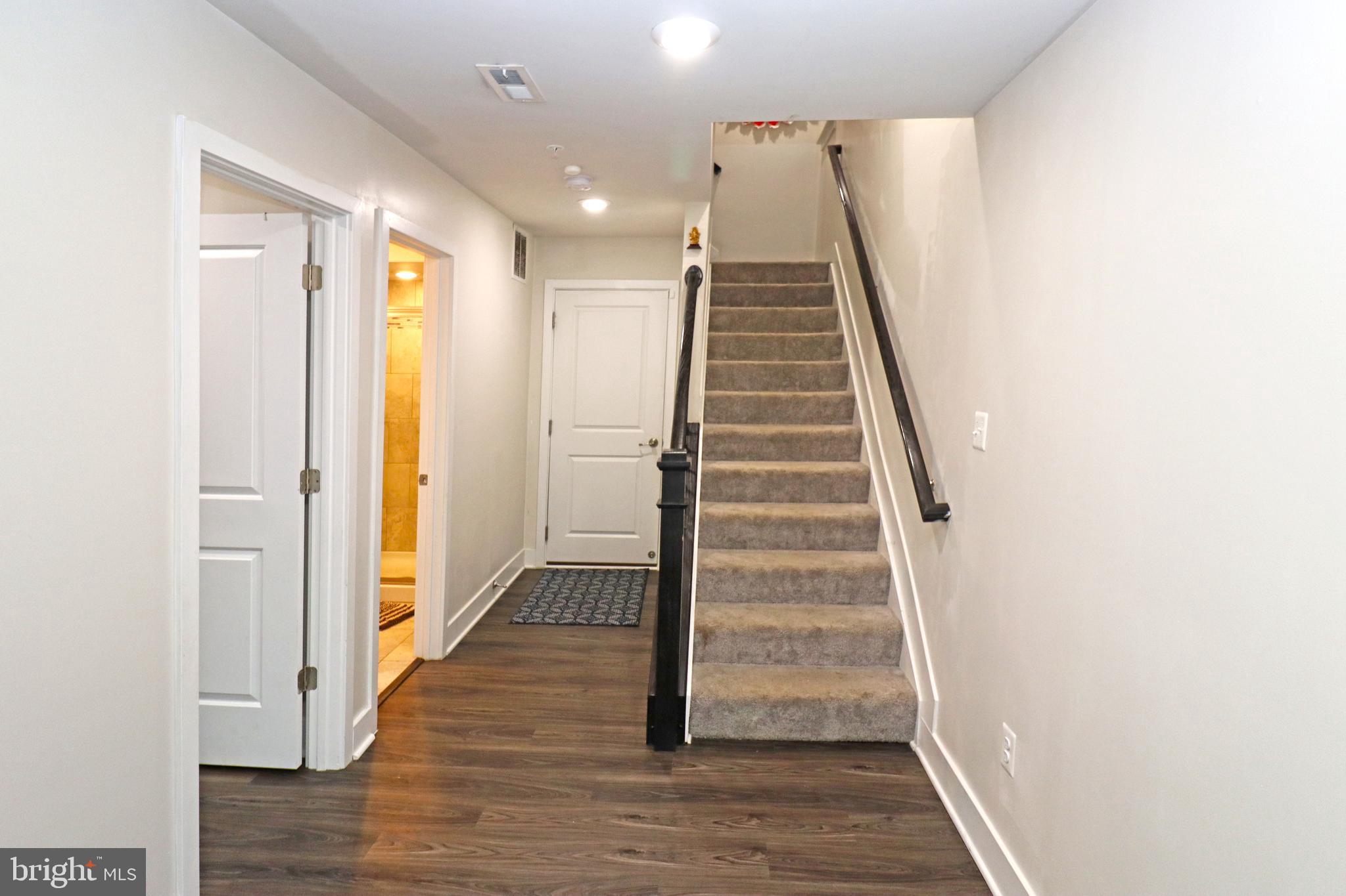 BLUE STREAM - Residential Lease