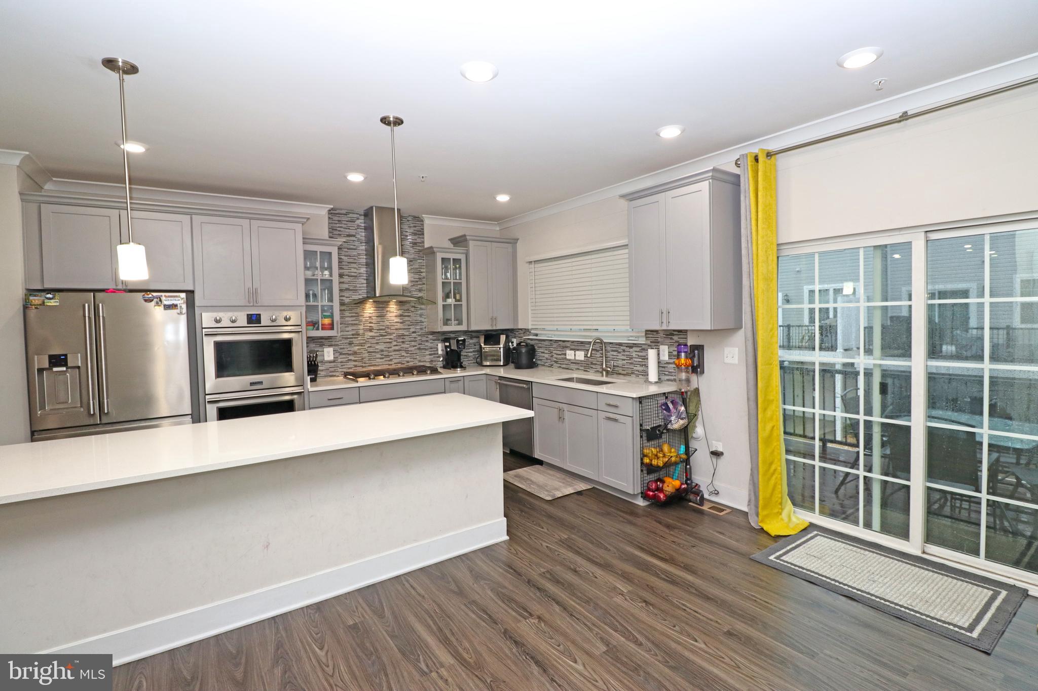 BLUE STREAM - Residential Lease