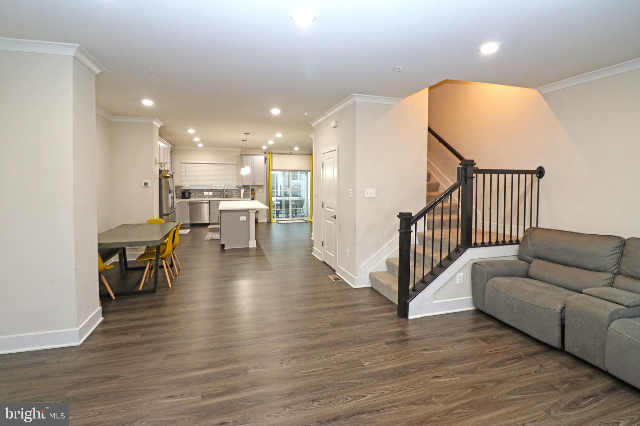 BLUE STREAM - Residential Lease