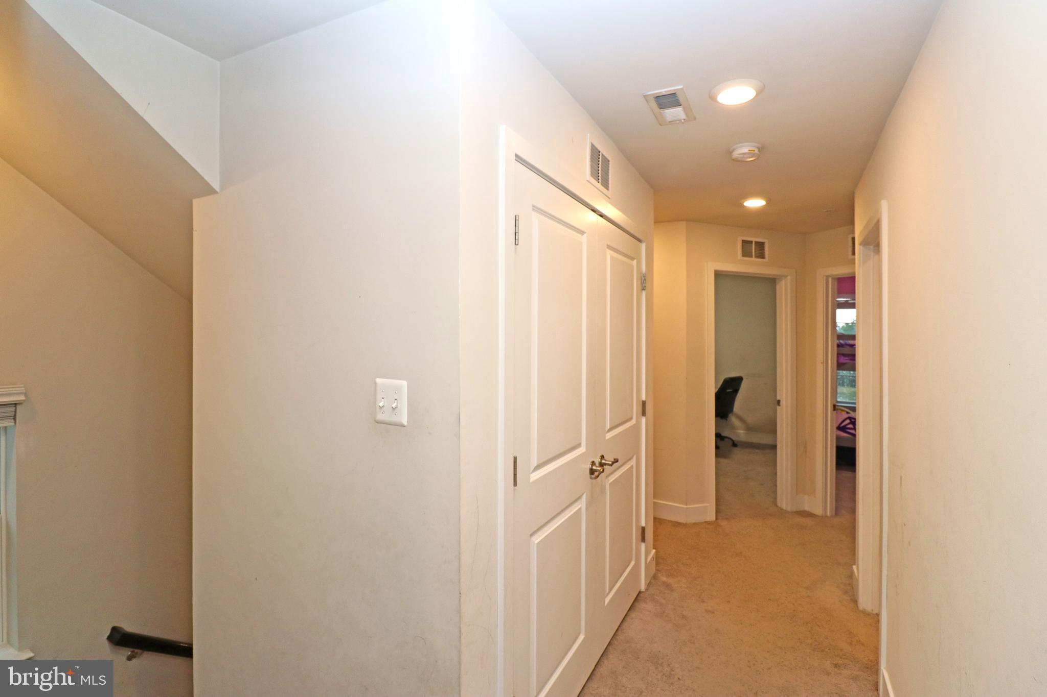 BLUE STREAM - Residential Lease