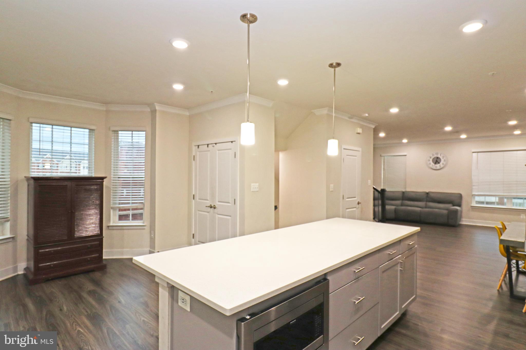 BLUE STREAM - Residential Lease