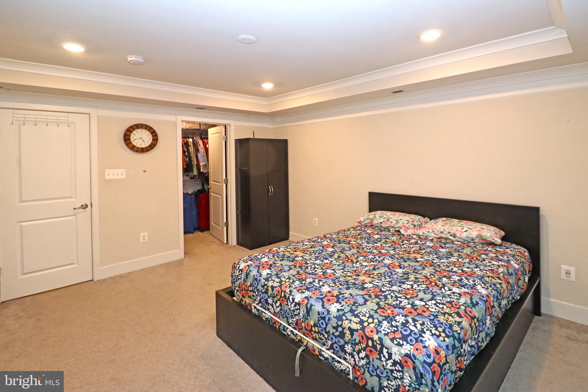 BLUE STREAM - Residential Lease