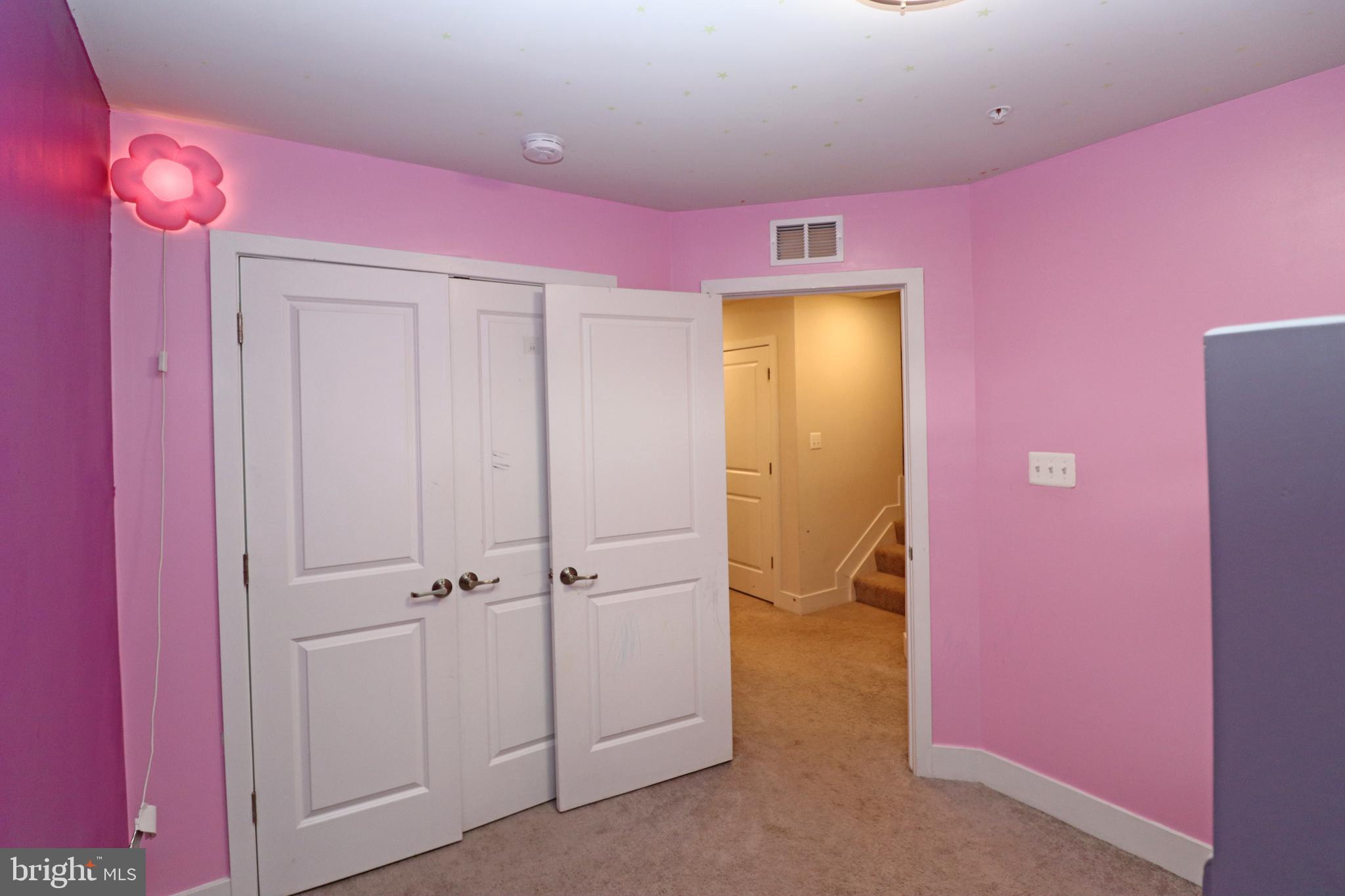 BLUE STREAM - Residential Lease