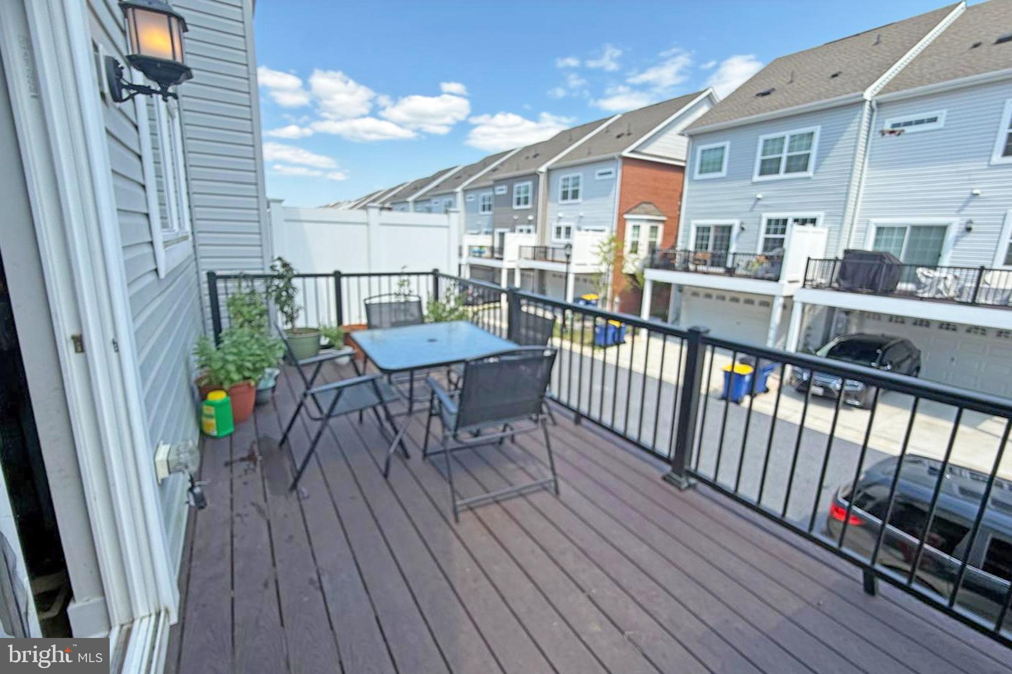 BLUE STREAM - Residential Lease