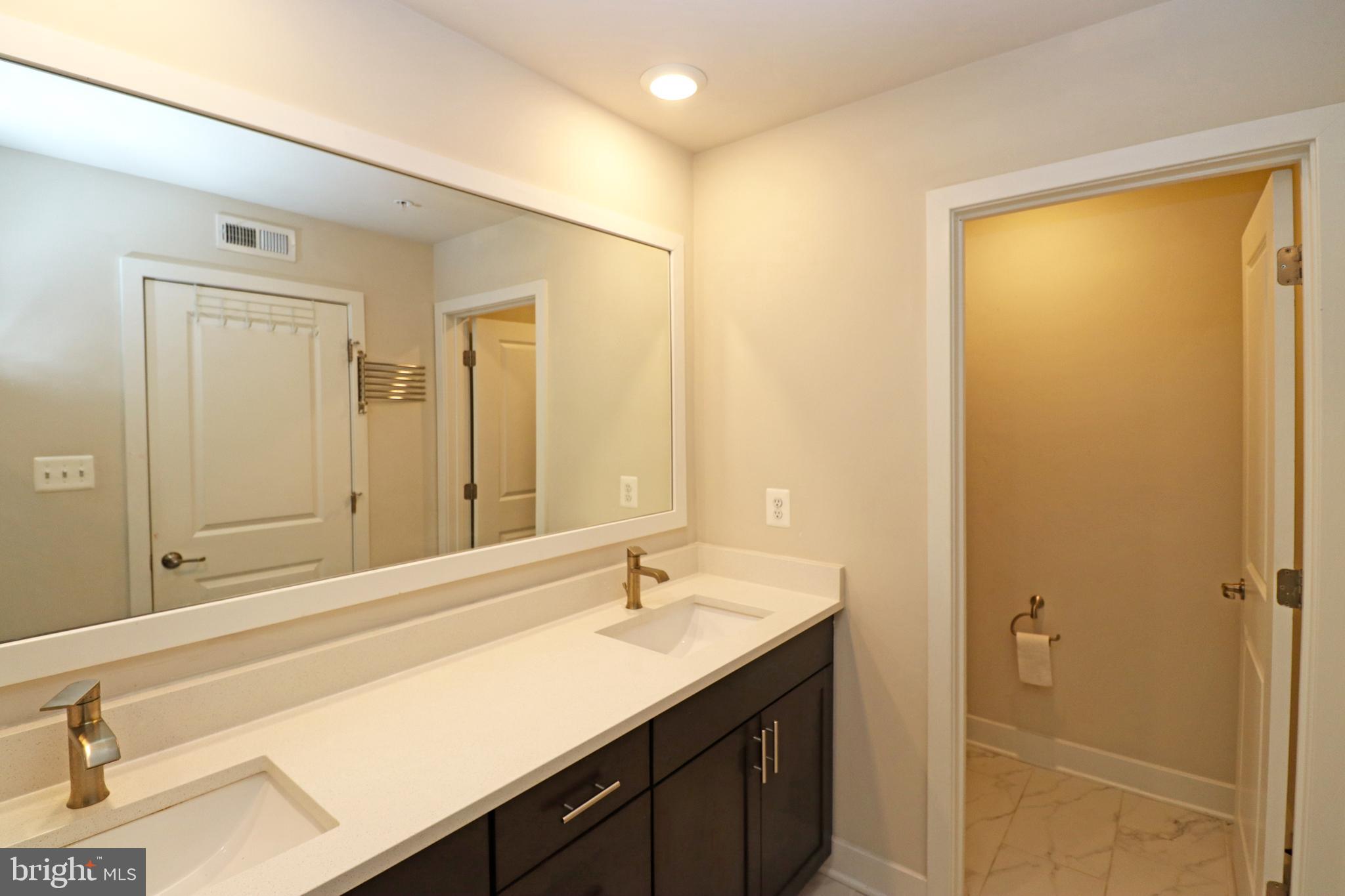 BLUE STREAM - Residential Lease