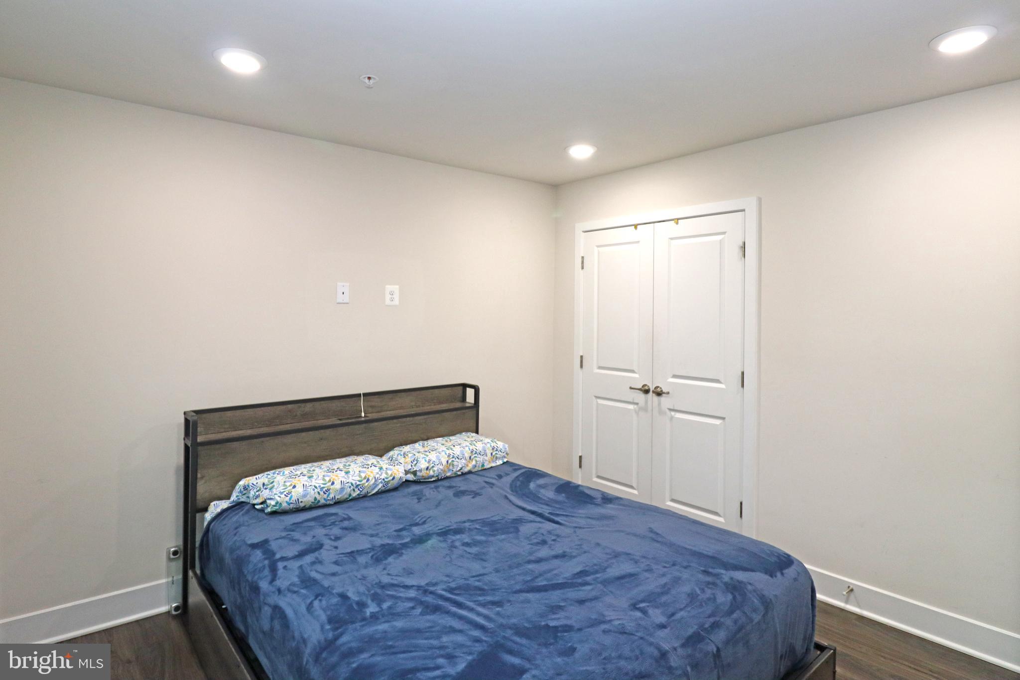 BLUE STREAM - Residential Lease