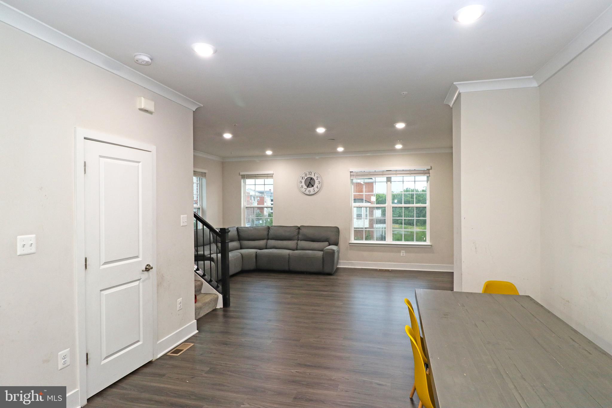 BLUE STREAM - Residential Lease