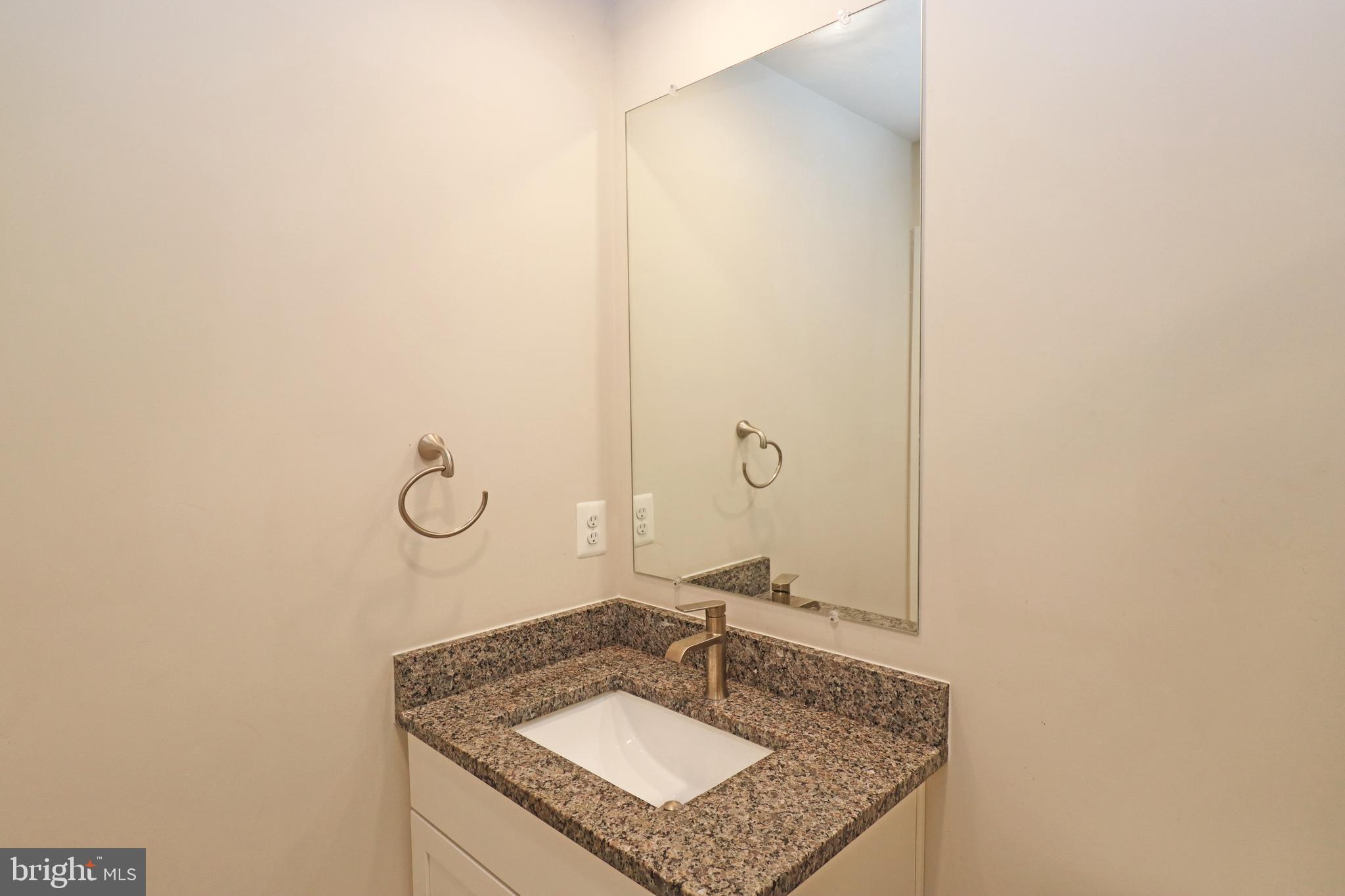 BLUE STREAM - Residential Lease