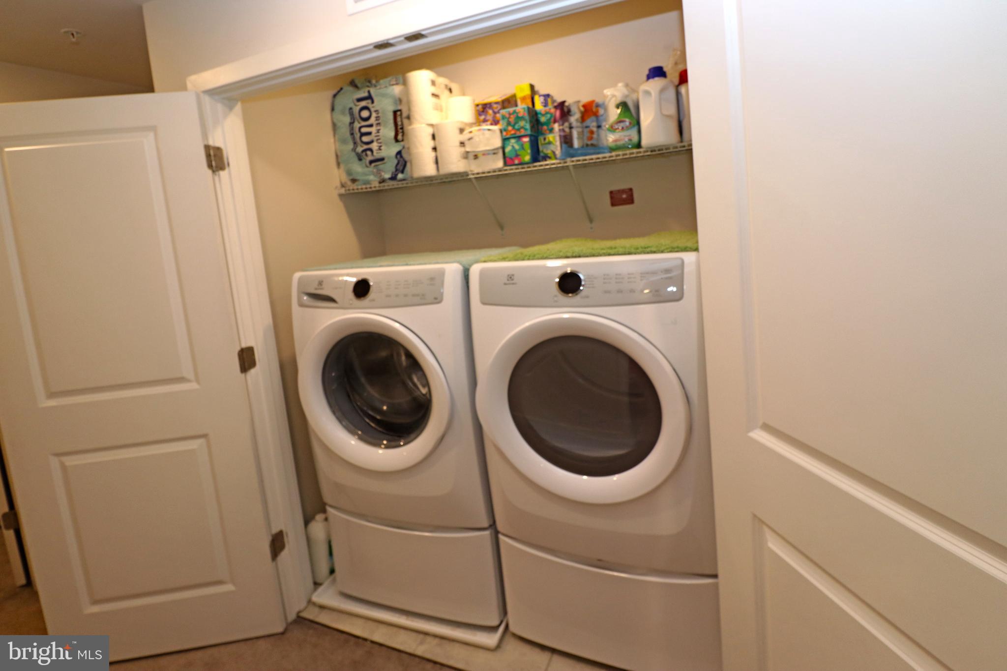 BLUE STREAM - Residential Lease