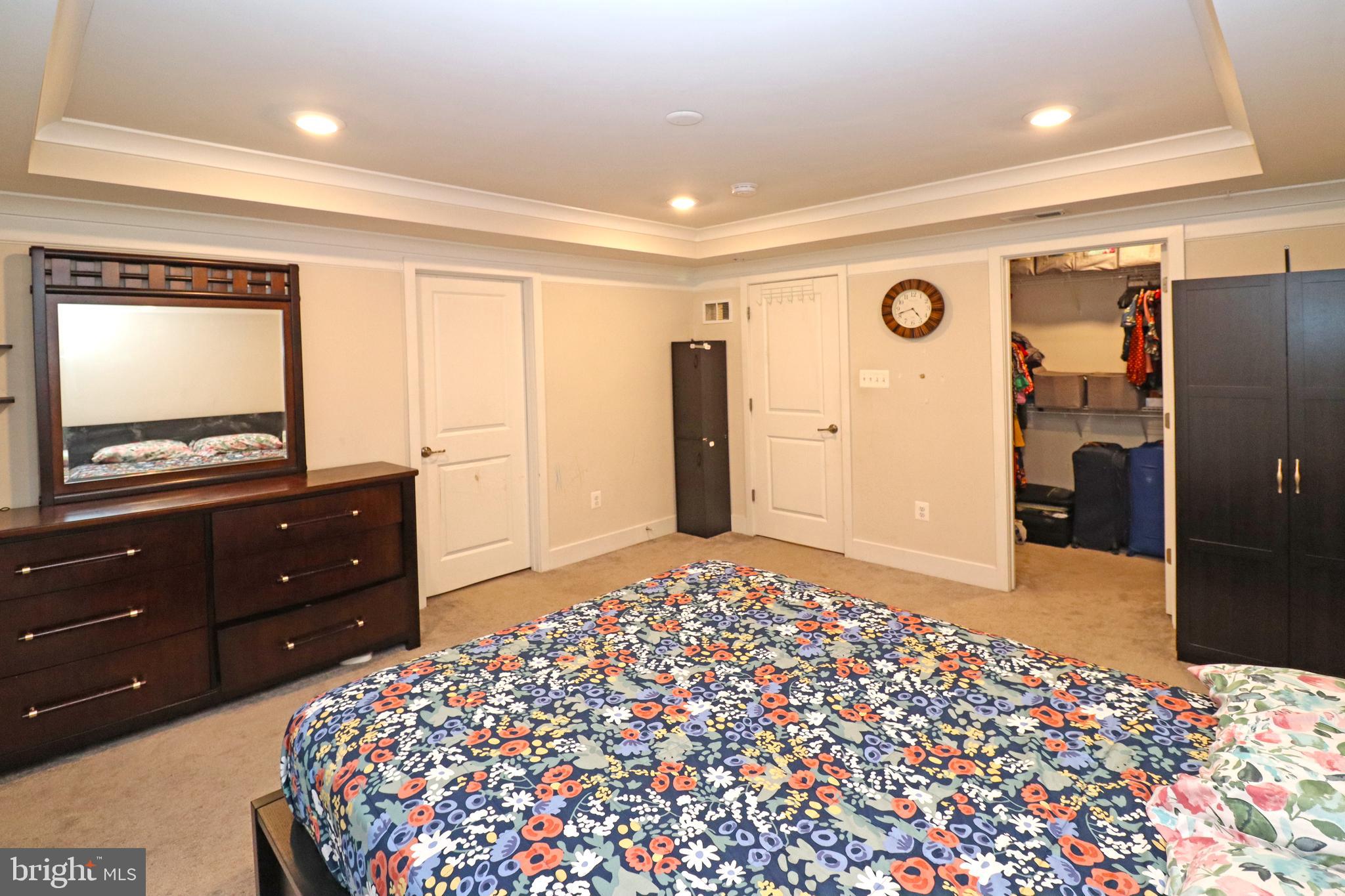 BLUE STREAM - Residential Lease