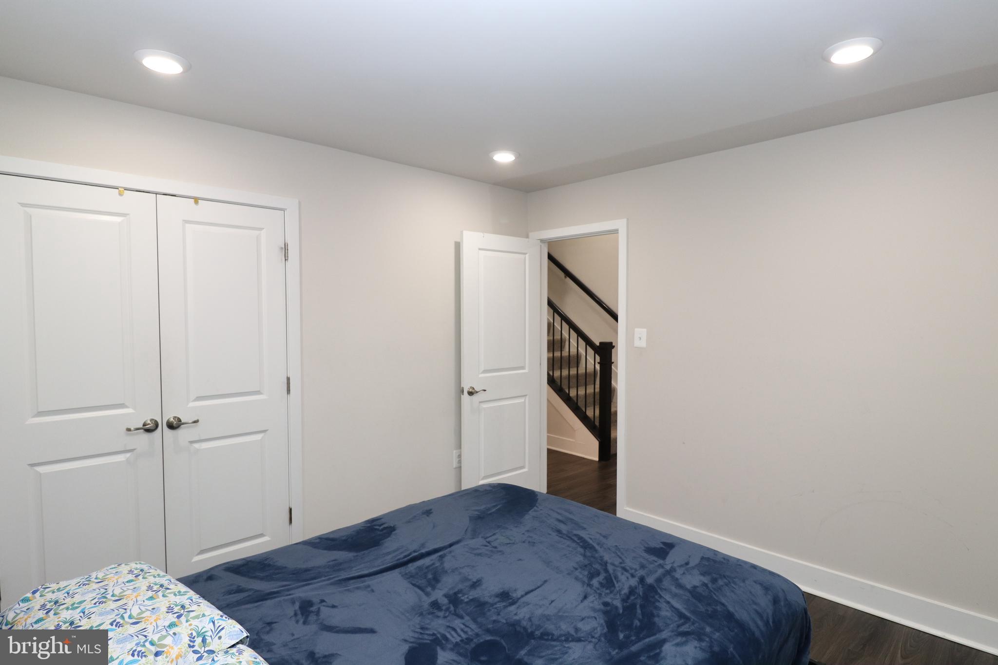 BLUE STREAM - Residential Lease