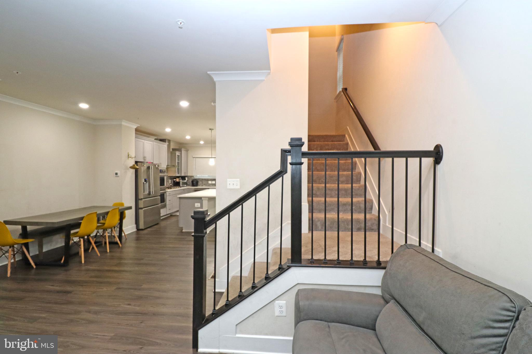 BLUE STREAM - Residential Lease