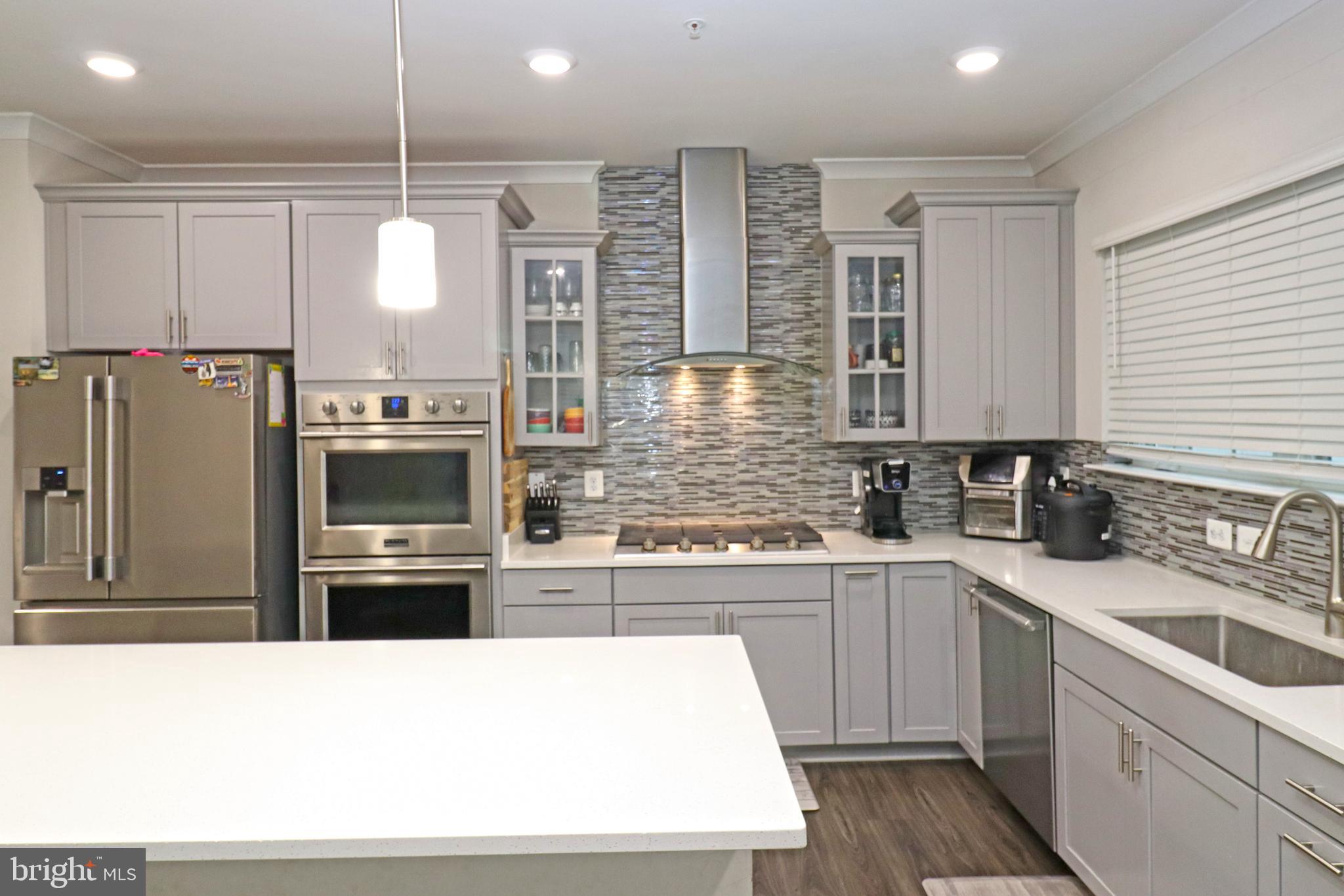 BLUE STREAM - Residential Lease