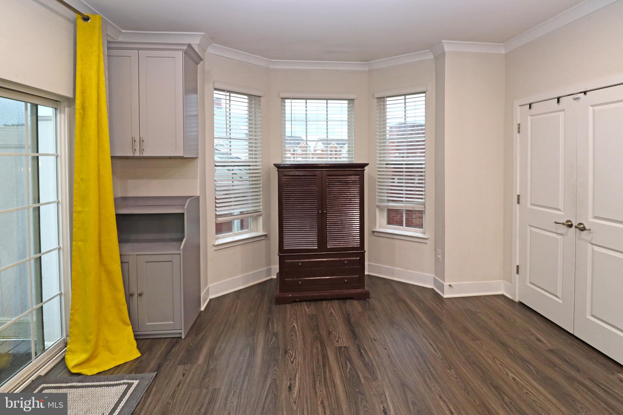 BLUE STREAM - Residential Lease