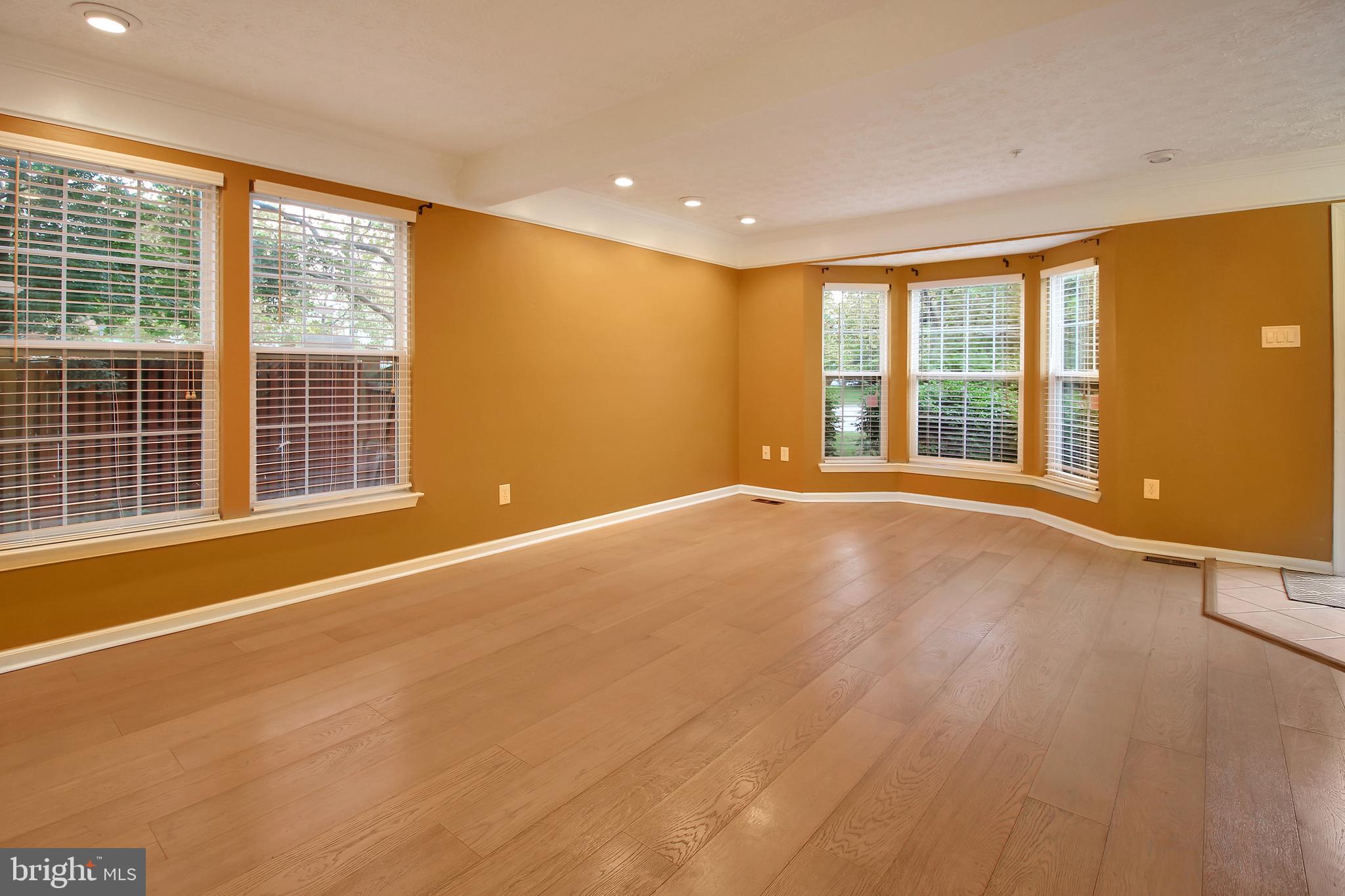 EATON SQUARE - Residential