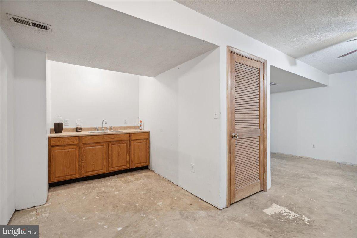 EVERMAY MANOR - Residential