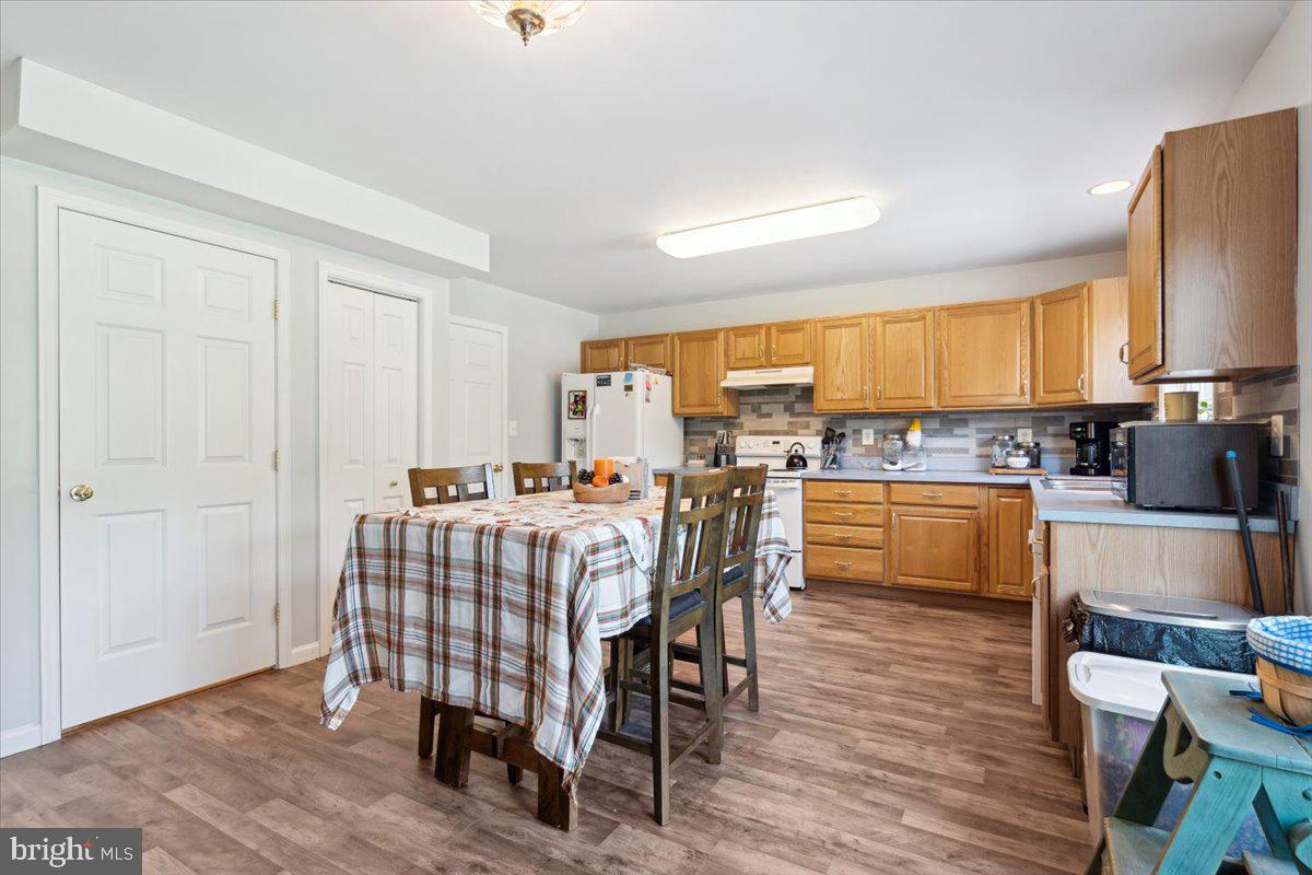 EVERMAY MANOR - Residential