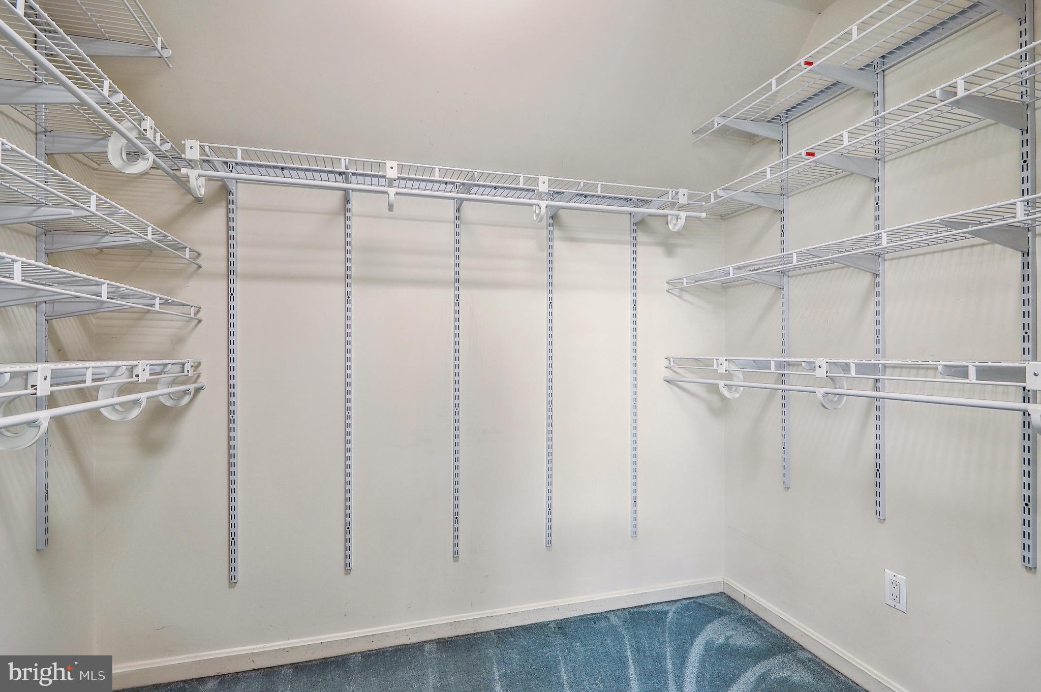 MANOR PARK - Residential