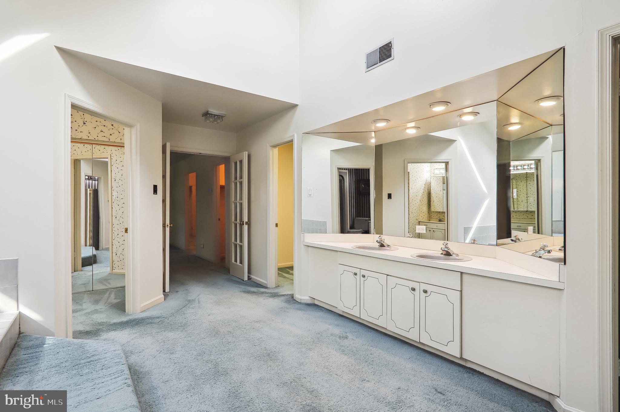 MANOR PARK - Residential