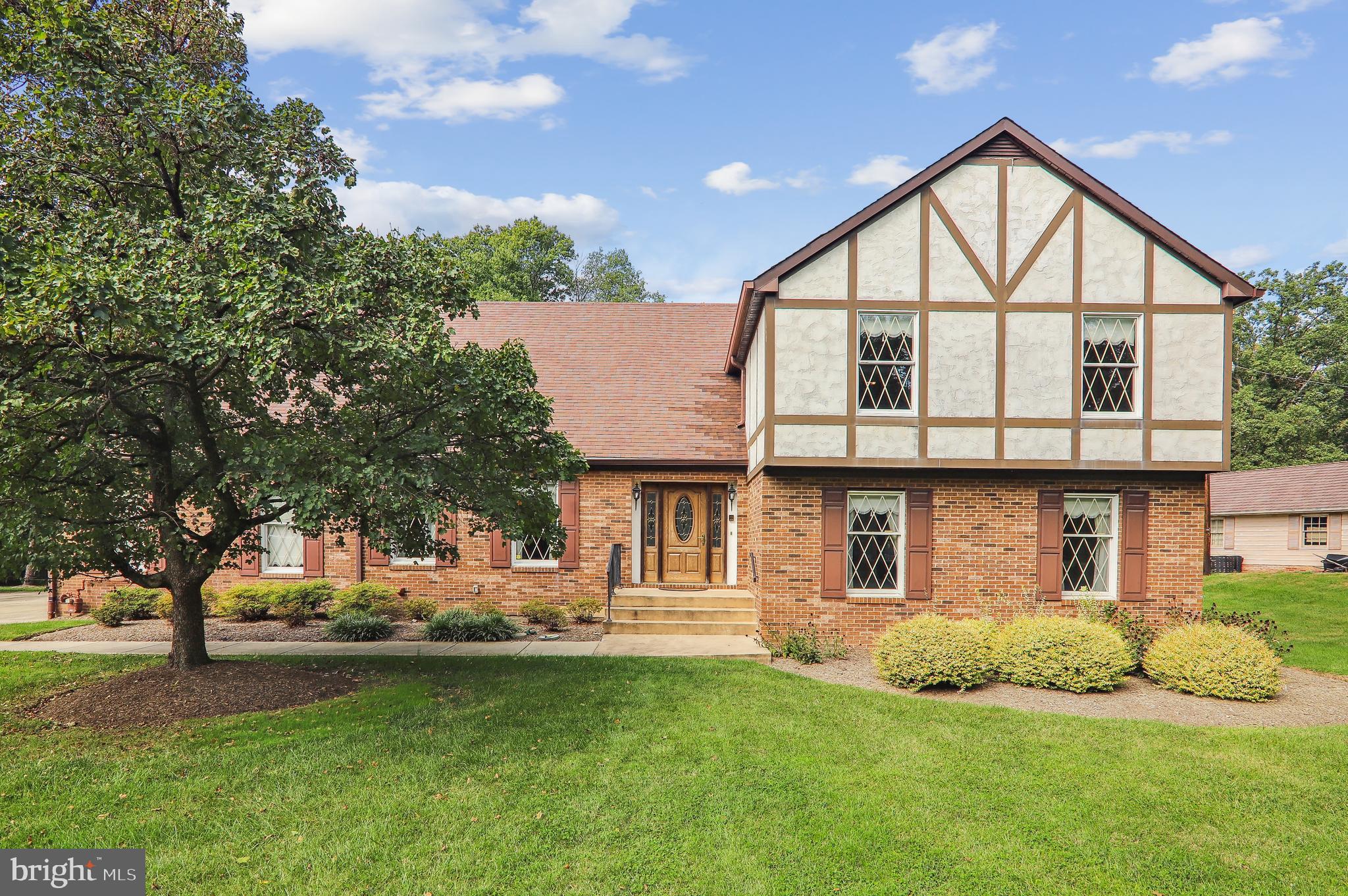 MANOR PARK - Residential